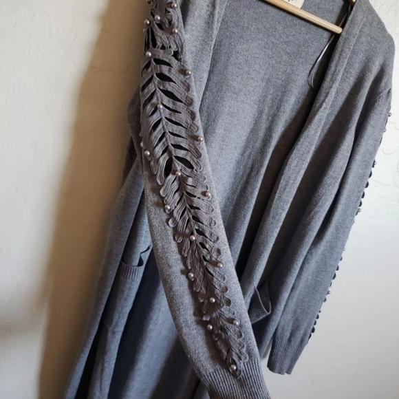Ember Gray Open Front Cardigan Sweater With Beaded Sleeve. Size M. - Picture 2 of 7